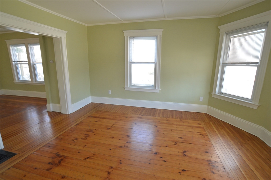 3 bed, 1 bath apartment for rent at 11 Woodland Ave Unit A, Beverly — photo 2 of 17