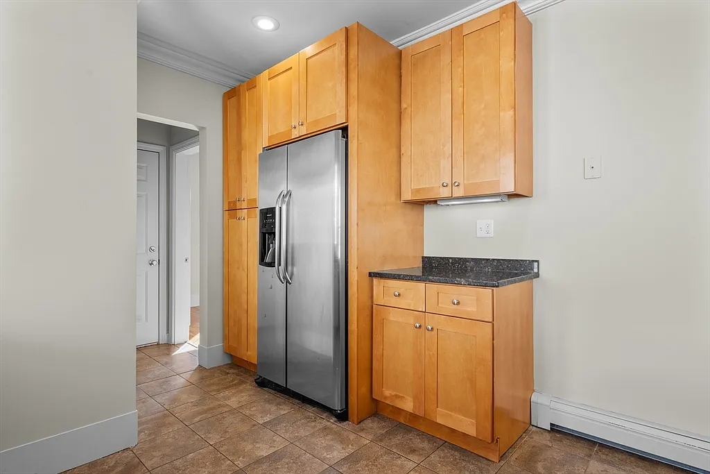 3 bed, 1.5 bath apartment for rent at 11 Woodlawn St Unit 1, Jamaica Plain — photo 4 of 11