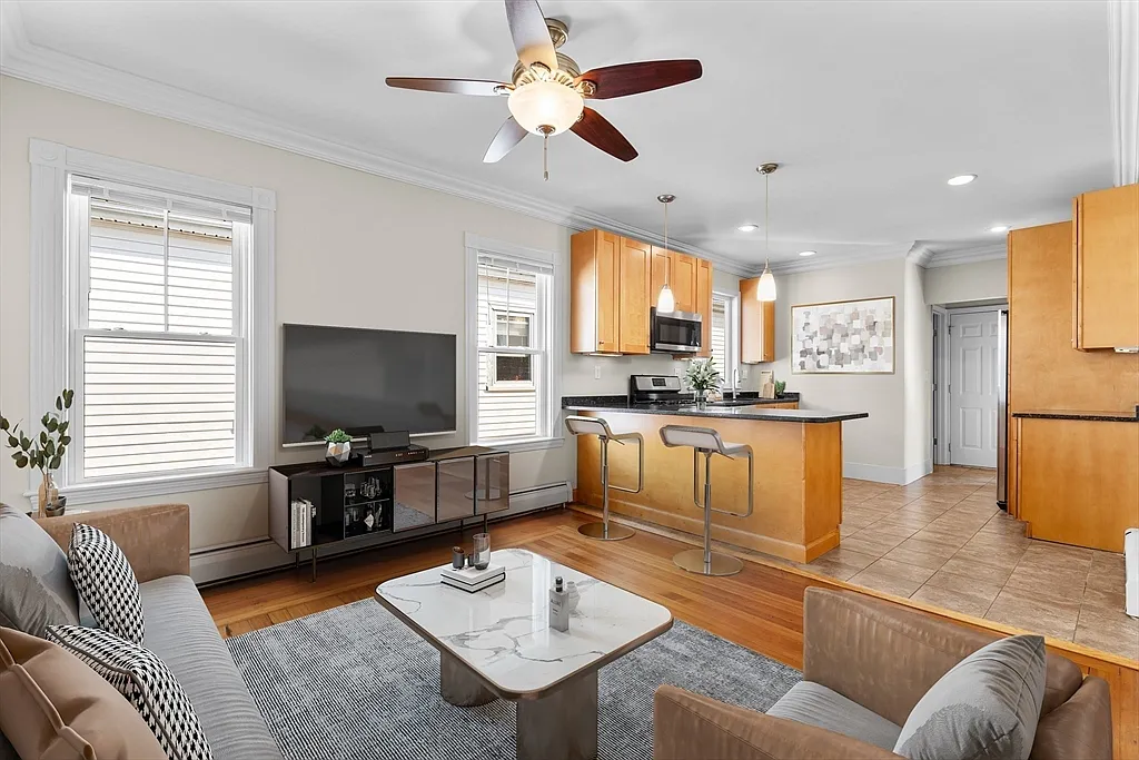 4 bed, 1.5 bath apartment for rent at 11 Woodlawn St Unit 2, Jamaica Plain — photo 10 of 15