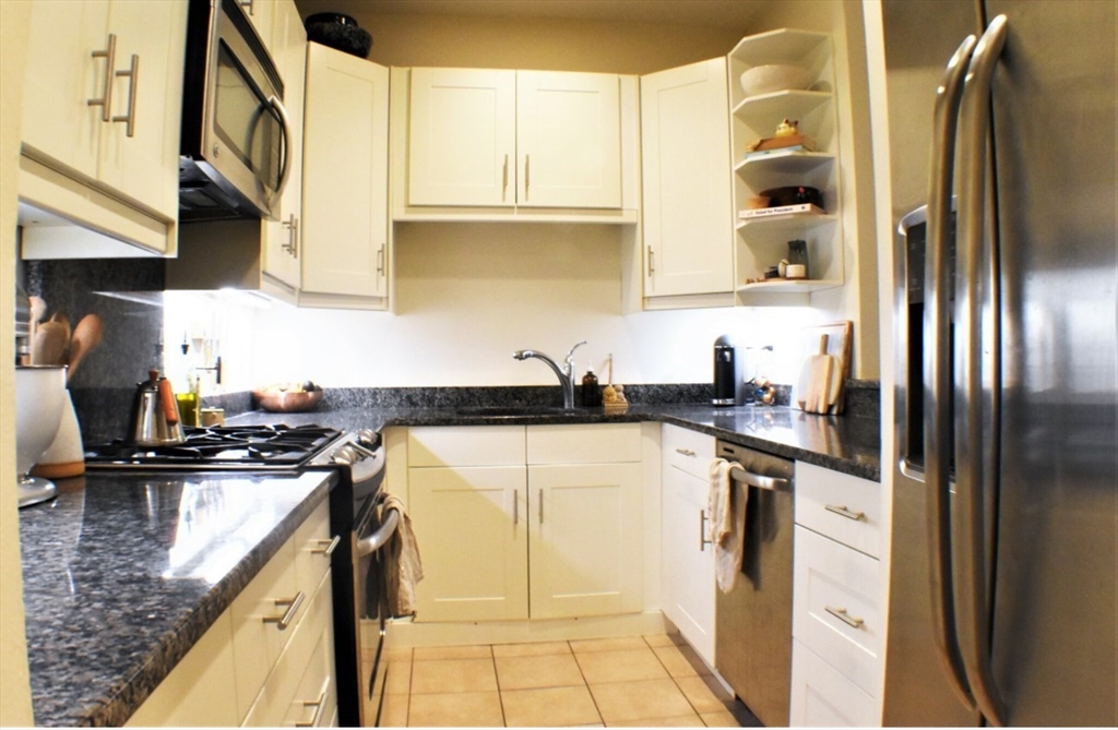 3 bed, 1 bath apartment for rent at 11 Worcester St Unit 1, Boston — photo 6 of 18