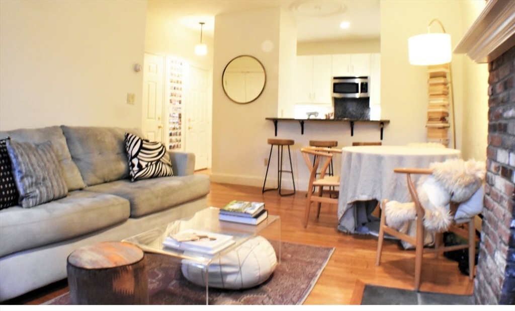 3 bed, 1 bath apartment for rent at 11 Worcester St Unit 1, Boston — photo 2 of 18