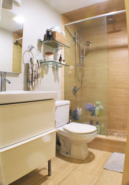 3 bed, 1 bath apartment for rent at 11 Worcester St Unit 1, Boston — photo 16 of 18