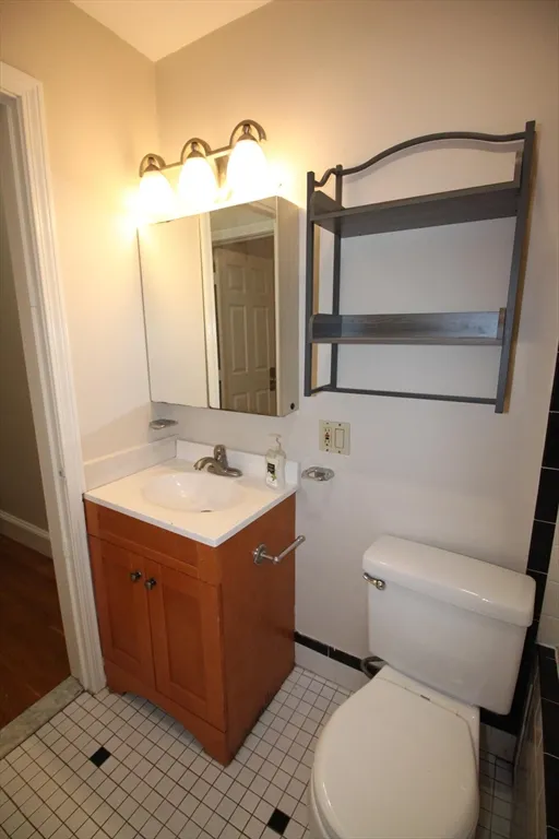 3 bed, 1 bath apartment for rent at 11 Worcester St Unit 2, South End — photo 19 of 23