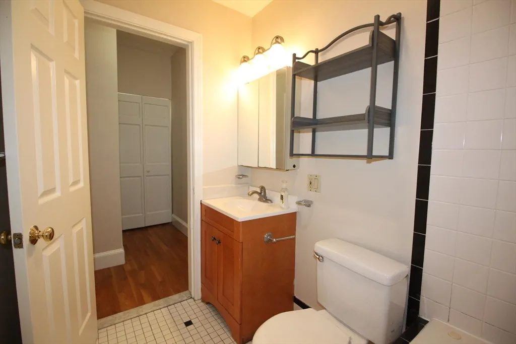 3 bed, 1 bath apartment for rent at 11 Worcester St Unit 2, South End — photo 18 of 23