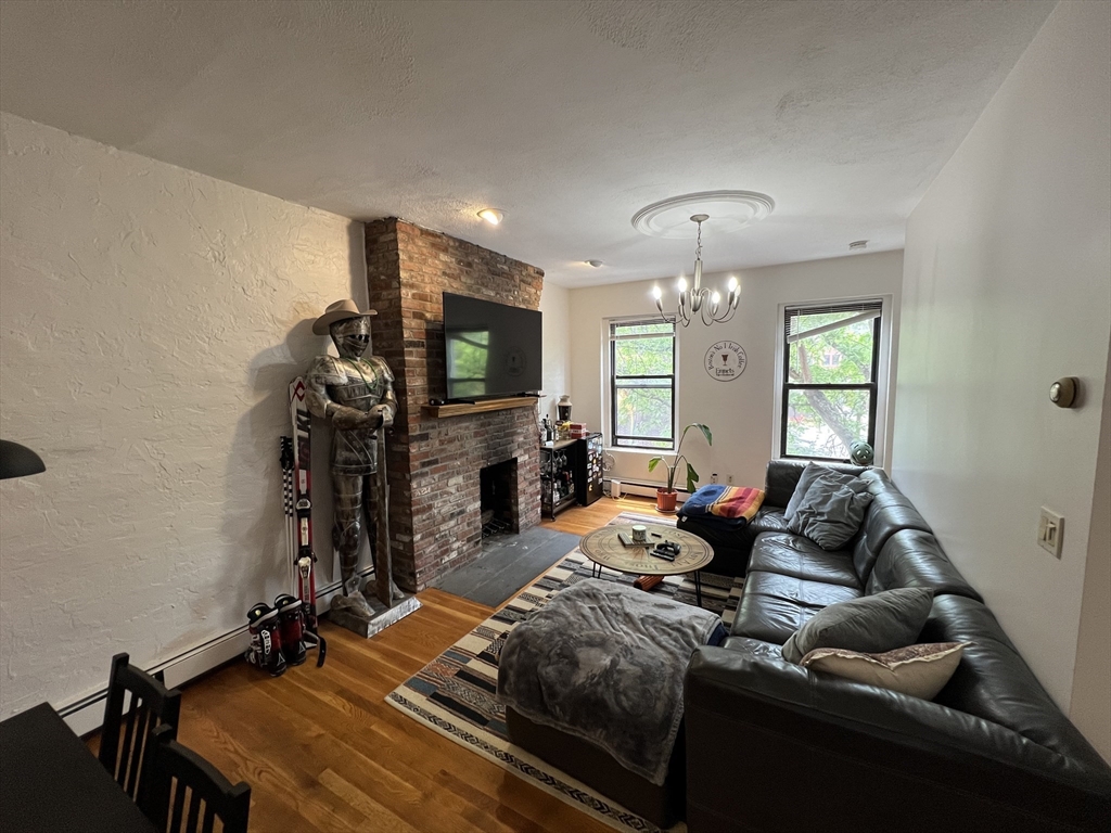 3 bed, 1 bath apartment for rent at 11 Worcester St Unit 2, South End — photo 1 of 23