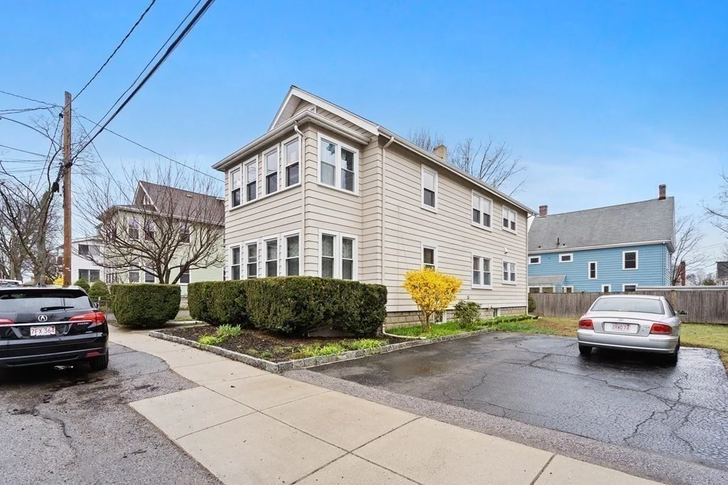 2 bed, 1 bath apartment for rent at 11 Worcester St Unit Unit 11, Belmont — photo 1 of 9