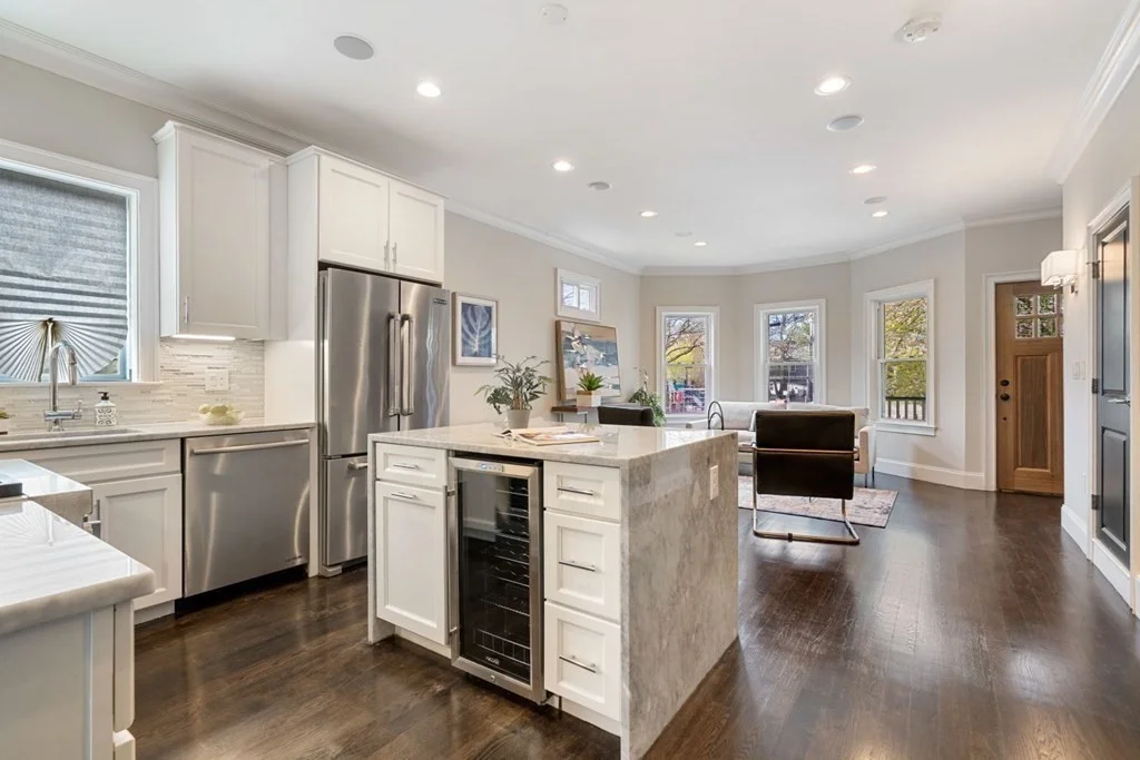 3 bed, 2 bath apartment for rent at 110 Albion St Unit 1, Spring Hill — photo 1 of 23