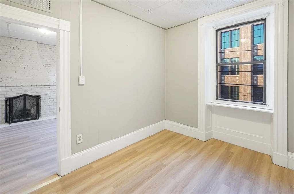 1 bed, 1 bath apartment for rent at 110 Appleton St Unit 2, Lowell — photo 10 of 12