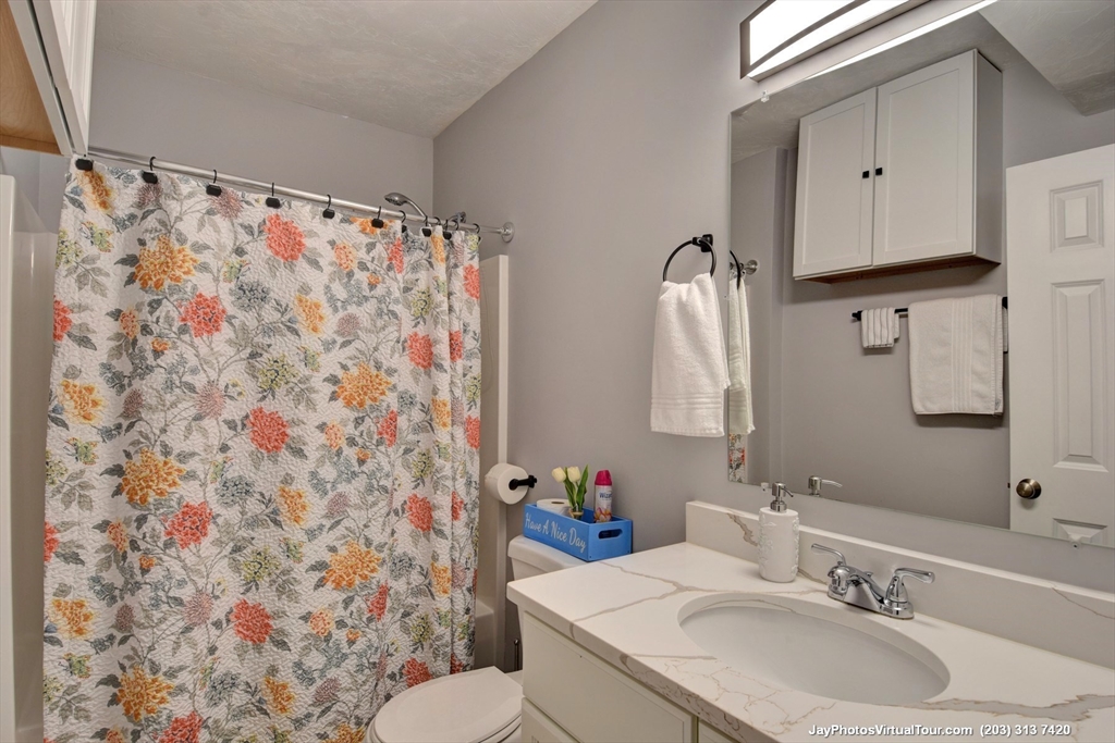 4 bed, 3 bath apartment for rent at 110 Apricot St, Webster Square — photo 32 of 34