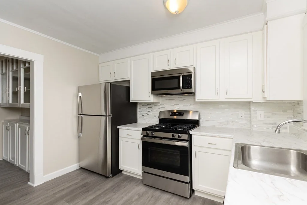 3 bed, 1 bath apartment for rent at 110 Austin St Unit 2, Hyde Park