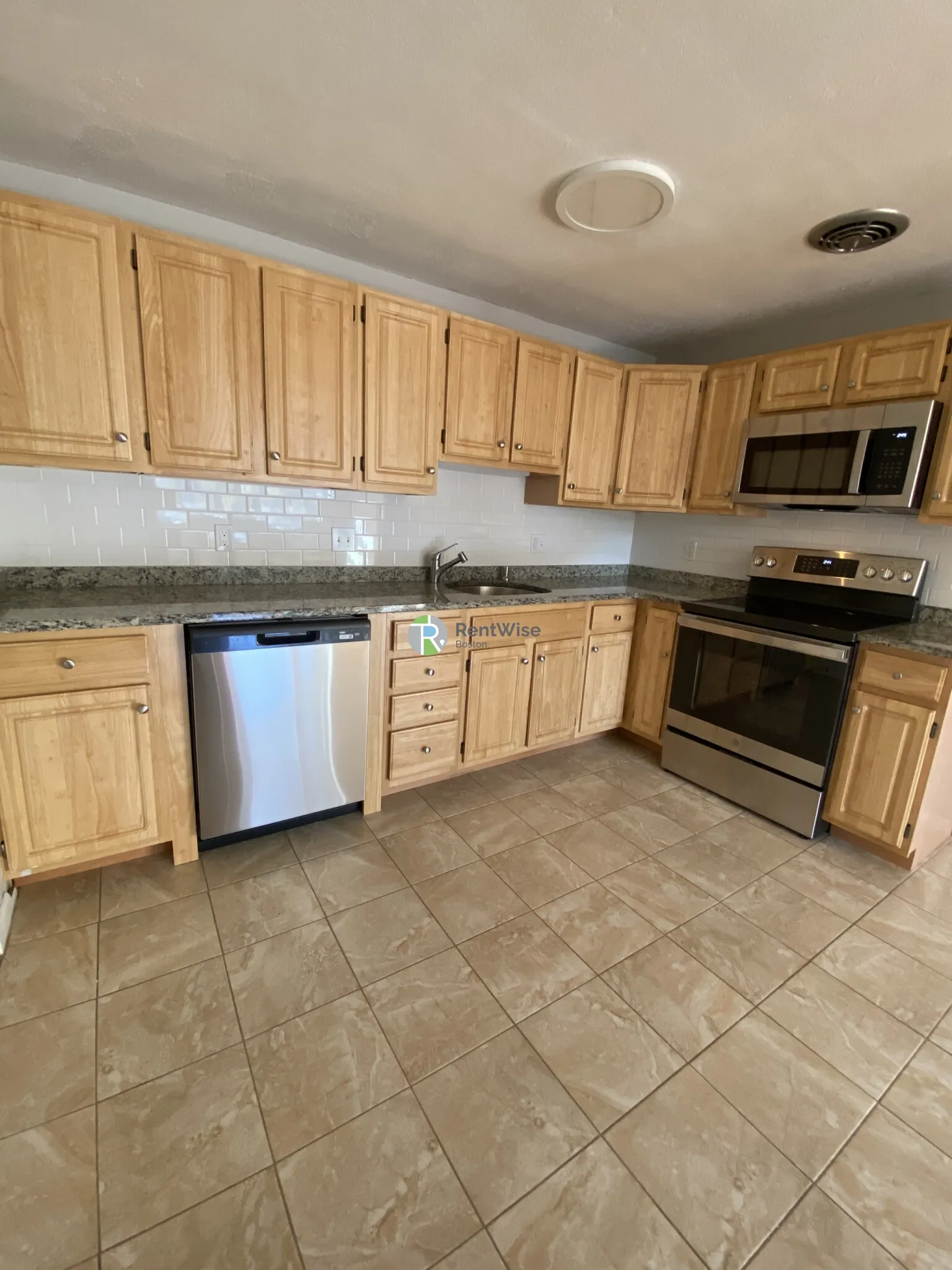 2 bed, 1 bath apartment for rent at 110 Babcock St Unit 38, North Brookline — photo 6 of 21
