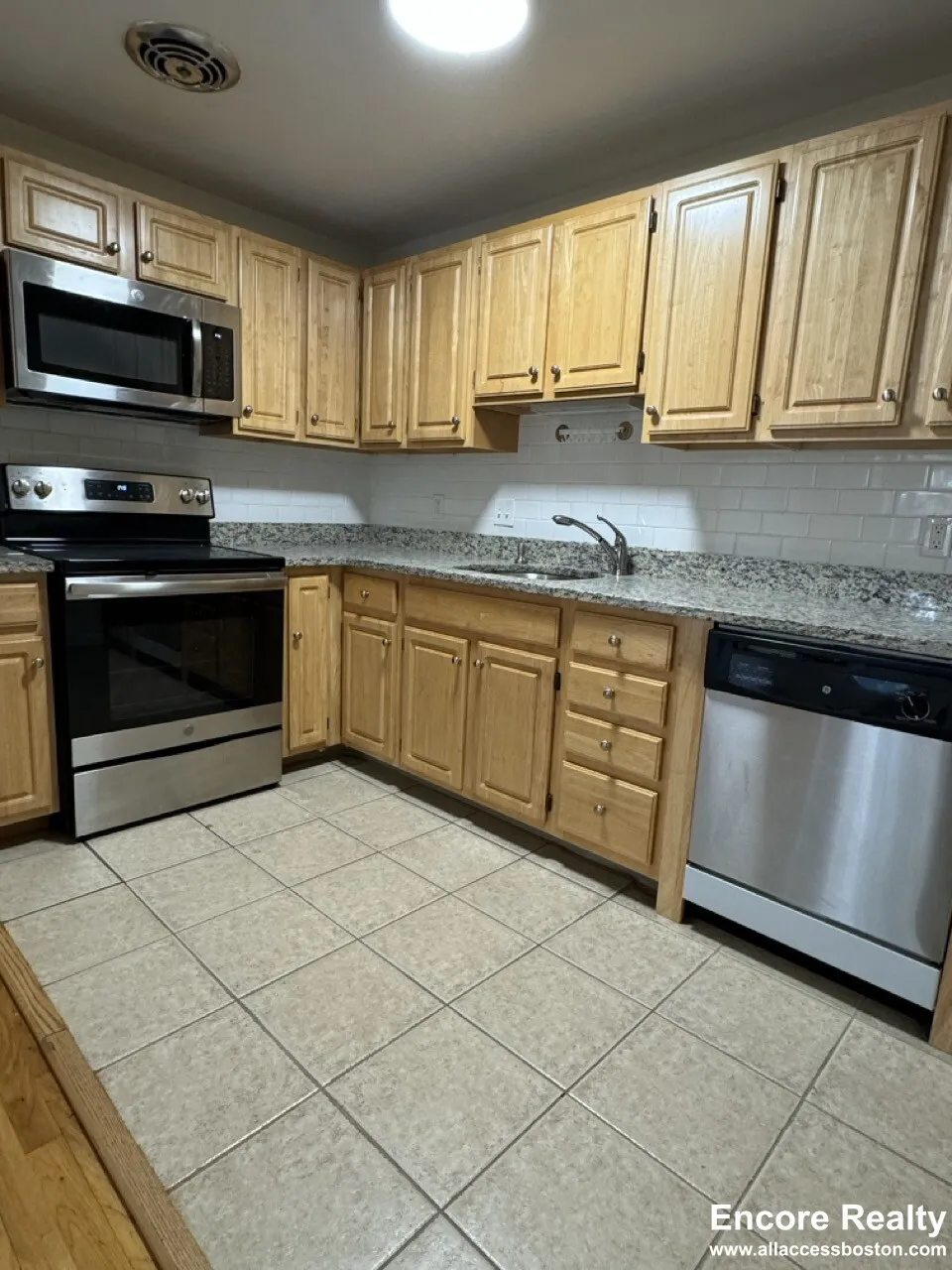 2 bed, 1 bath apartment for rent at 110 Babcock St Unit 3A, North Brookline — photo 2 of 22