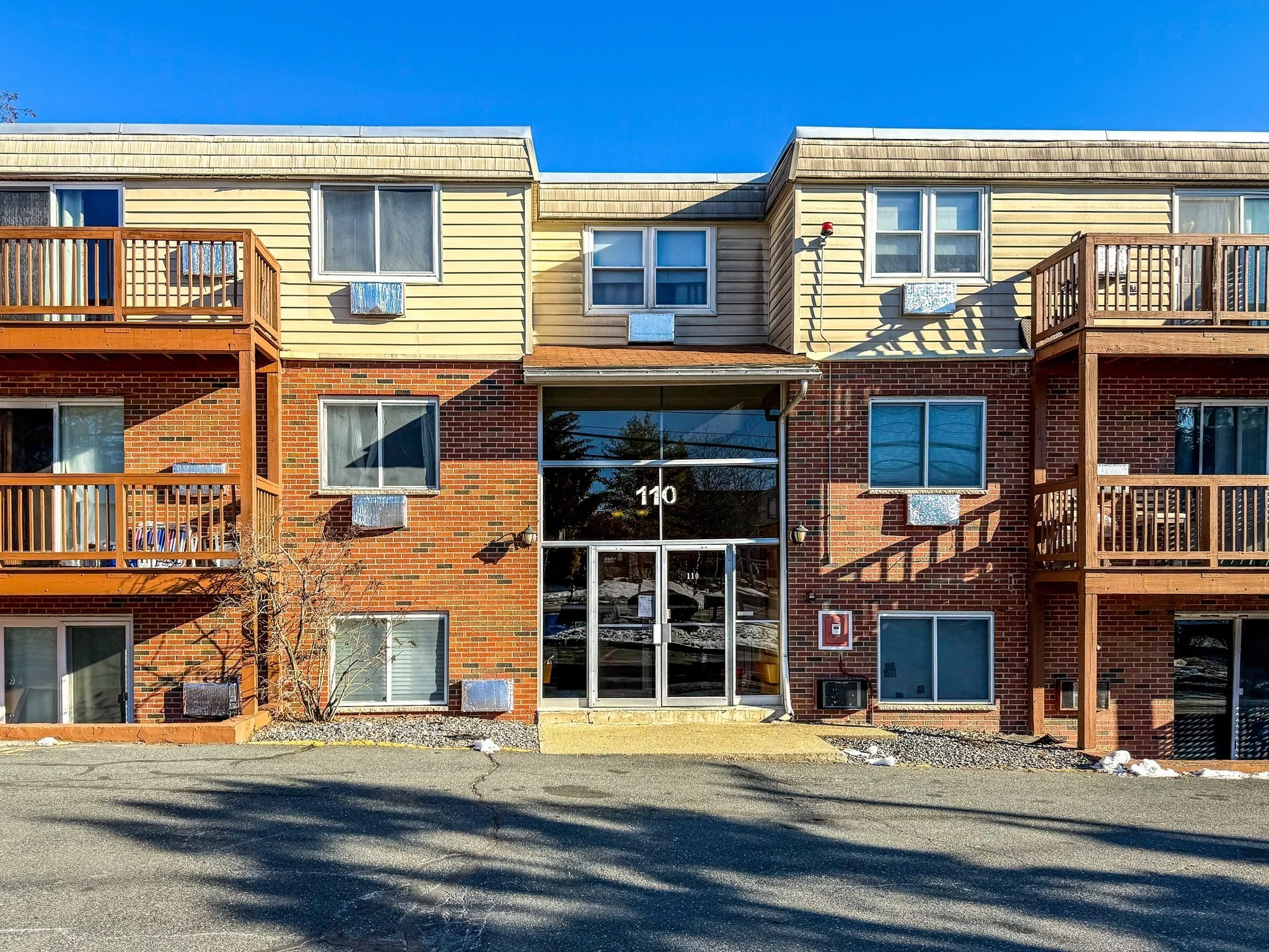 1 bed, 1 bath apartment for rent at 110 Boston Post Rd Unit 3, Marlborough
