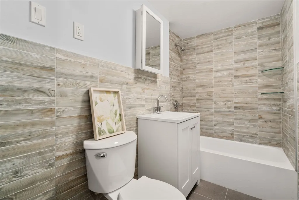 1 bed, 1 bath apartment for rent at 110 Boston Post Rd Unit 4, Marlborough — photo 11 of 13