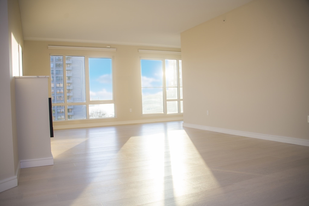 2 bed, 2 bath apartment for rent at 110 Broad St Unit 1002, Waterfront — photo 4 of 22