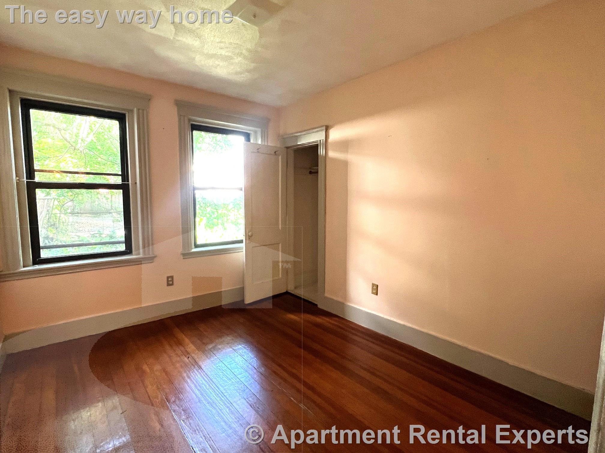 3 bed, 1 bath apartment for rent at 110 Central St Unit 1, Spring Hill — photo 8 of 11
