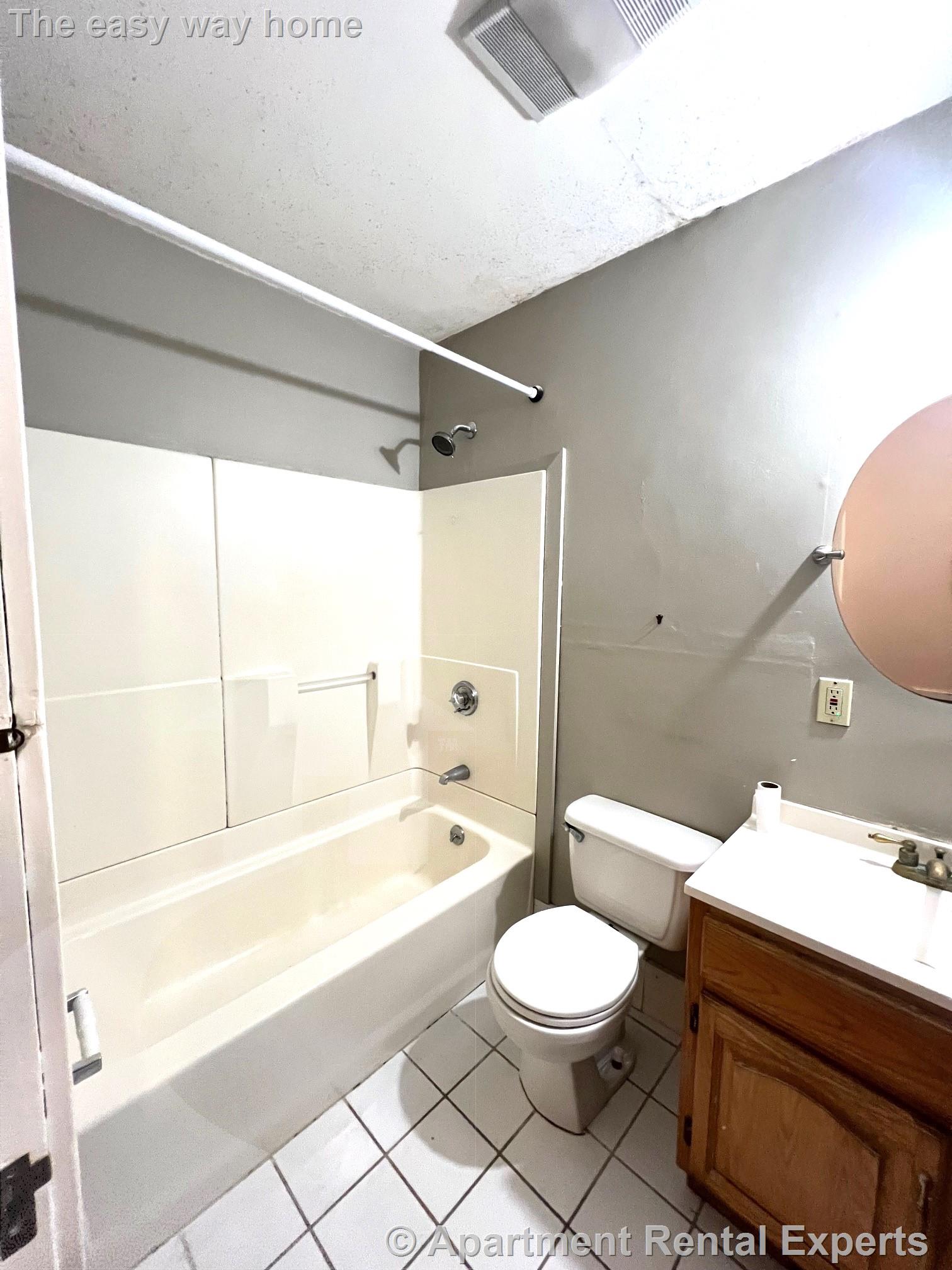 3 bed, 1 bath apartment for rent at 110 Central St Unit 1, Spring Hill — photo 10 of 11