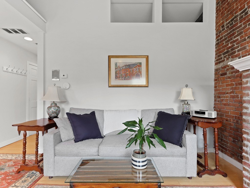 1 bed, 1 bath apartment for rent at 110 Charles St Unit 4, Beacon Hill — photo 10 of 18