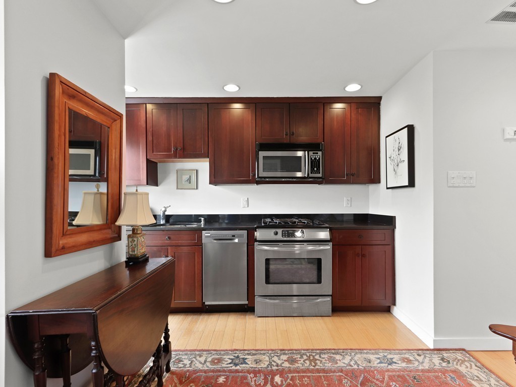 1 bed, 1 bath apartment for rent at 110 Charles St Unit 4, Beacon Hill — photo 4 of 18