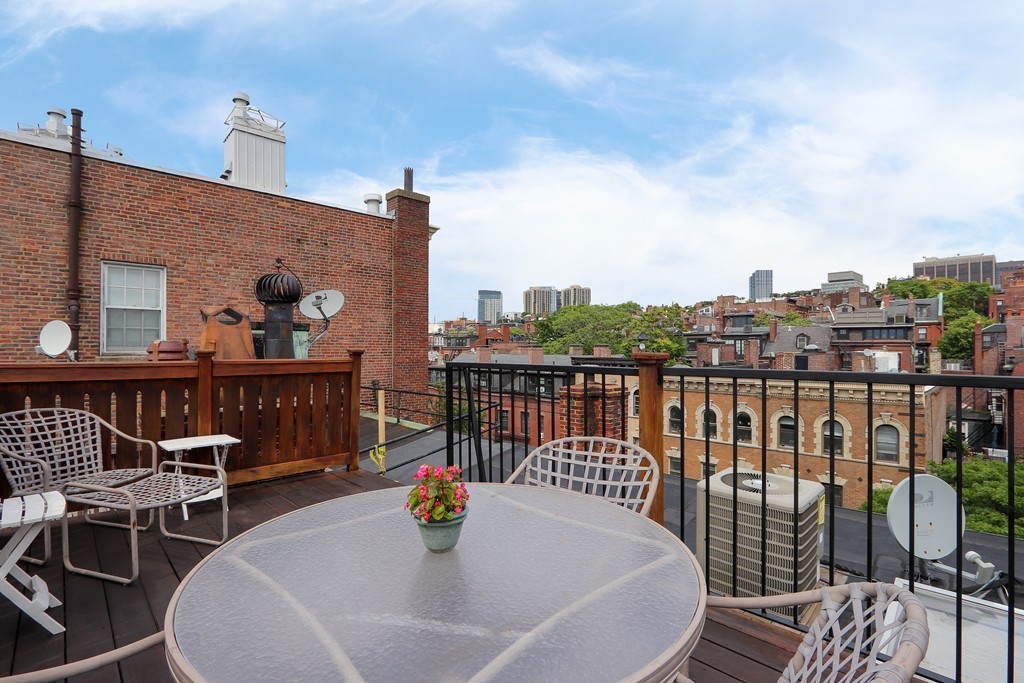 1 bed, 1 bath apartment for rent at 110 Charles St Unit 4, Beacon Hill — photo 16 of 18
