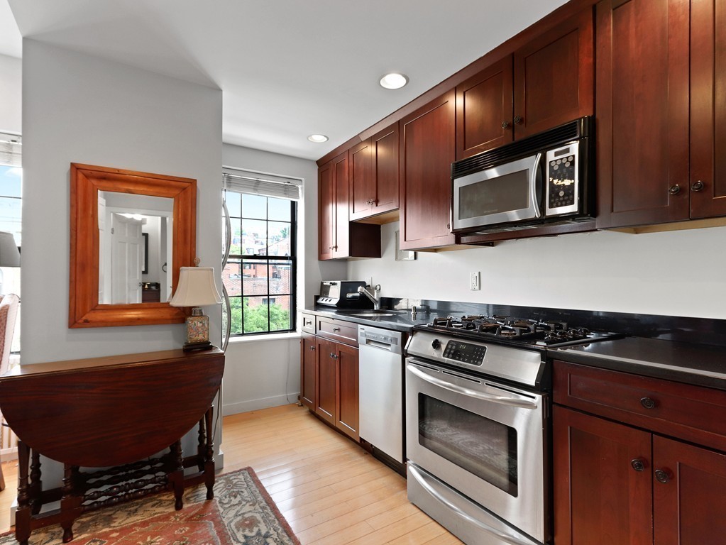 1 bed, 1 bath apartment for rent at 110 Charles St Unit 4, Beacon Hill — photo 7 of 18