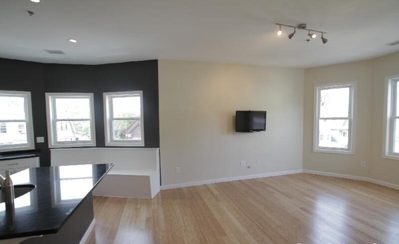 4 bed, 2 bath apartment for rent at 110 Chester St Unit 1, Allston — photo 4 of 8