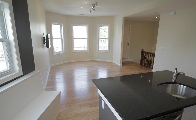 4 bed, 2 bath apartment for rent at 110 Chester St Unit 1, Allston — photo 2 of 8