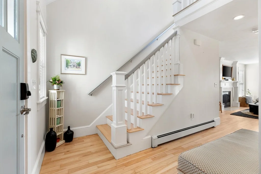 3 bed, 3 bath apartment for rent at 110 Clamshell Cove Rd Unit SF, Cotuit — photo 8 of 30