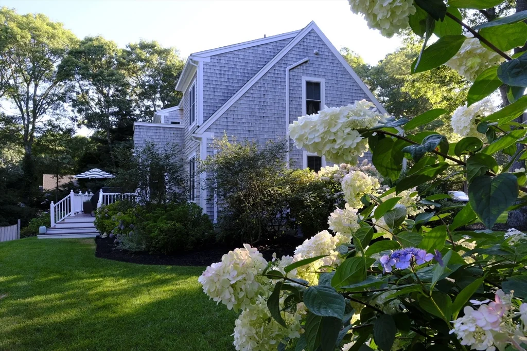 3 bed, 3 bath apartment for rent at 110 Clamshell Cove Rd Unit SF, Cotuit — photo 2 of 30