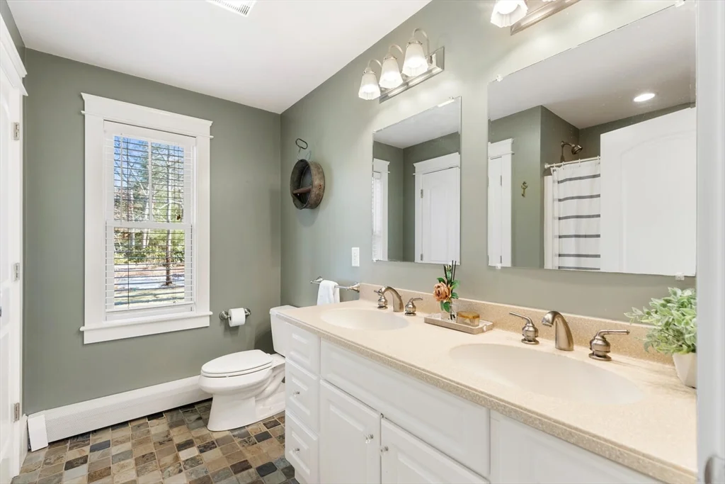 3 bed, 3 bath apartment for rent at 110 Clamshell Cove Rd Unit SF, Cotuit — photo 10 of 30