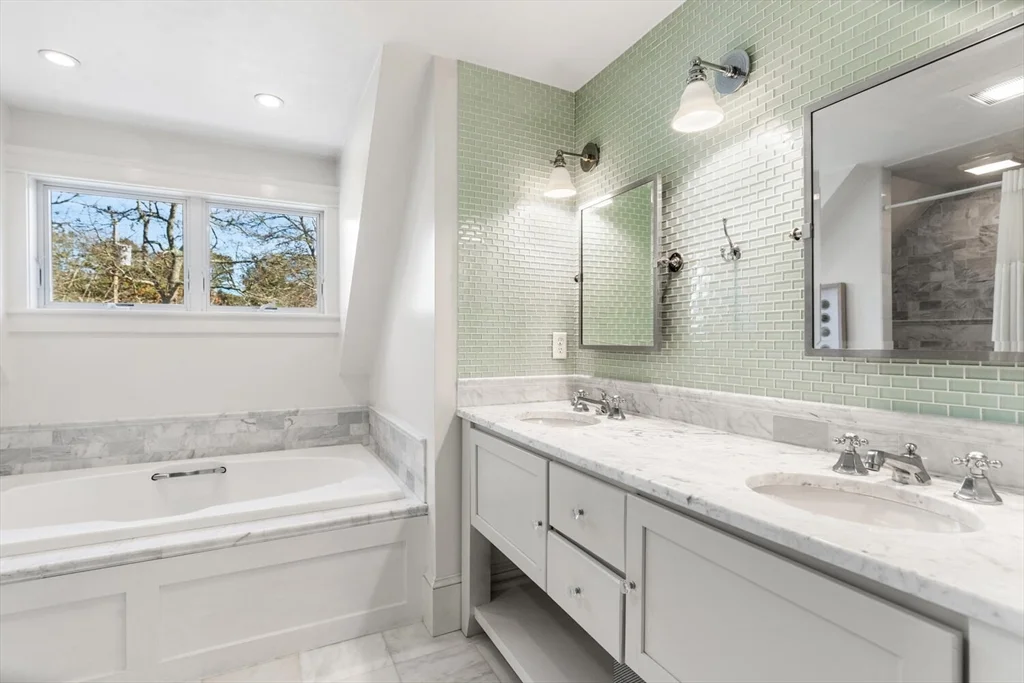 3 bed, 3 bath apartment for rent at 110 Clamshell Cove Rd Unit SF, Cotuit — photo 15 of 30