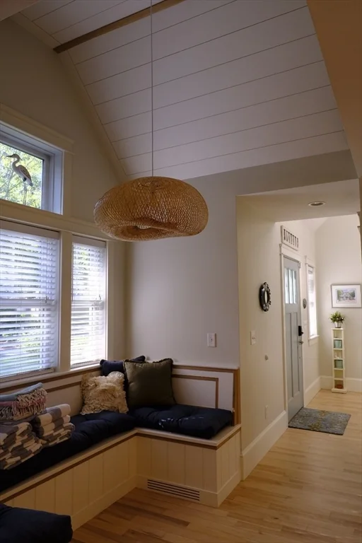 3 bed, 3 bath apartment for rent at 110 Clamshell Cove Rd Unit SF, Cotuit — photo 5 of 30