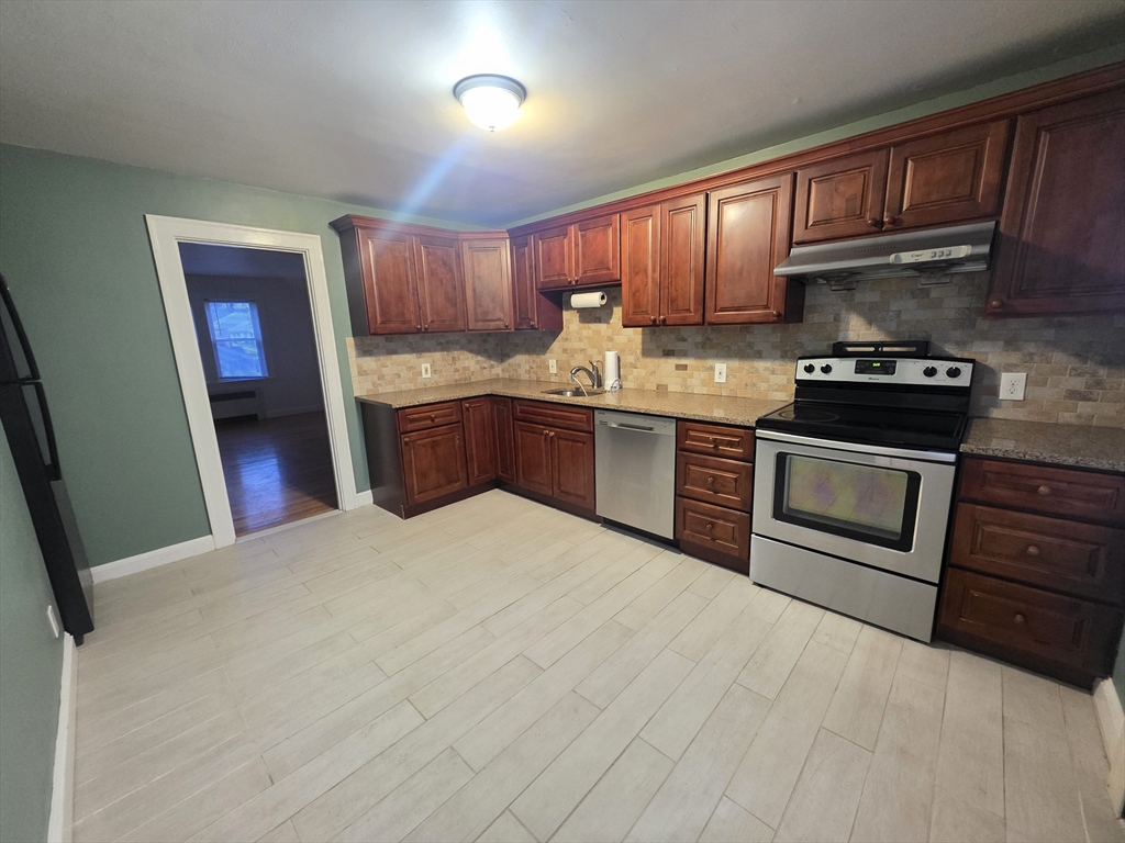 2 bed, 1 bath apartment for rent at 110 Clay St Unit 1, Wollaston — photo 3 of 9