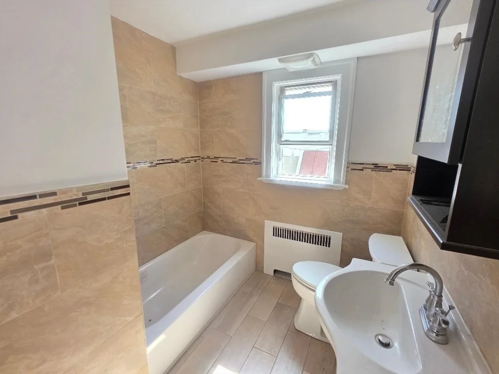 2 bed, 1 bath apartment for rent at 110 Clay St Unit 2, Wollaston — photo 7 of 11