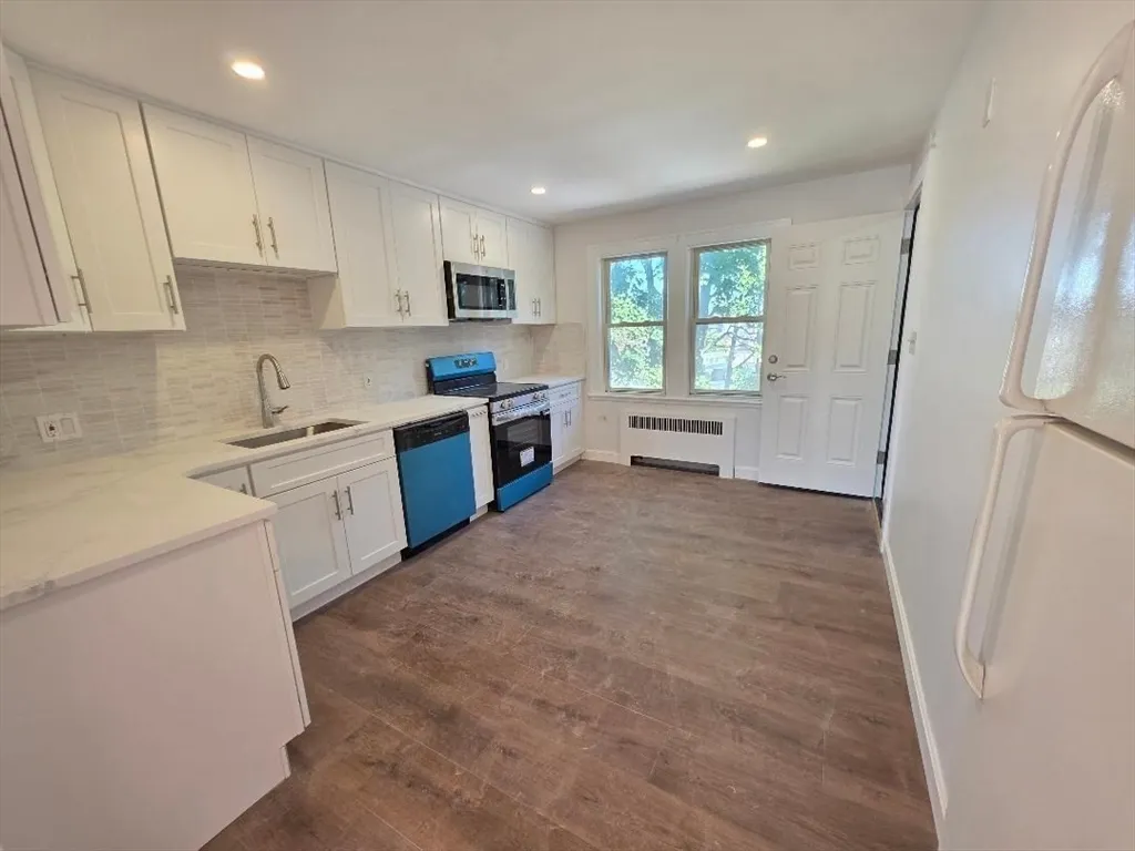 2 bed, 1 bath apartment for rent at 110 Clay St Unit 3, Wollaston — photo 3 of 10