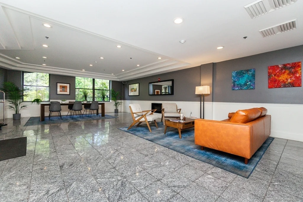 3 bed, 2 bath apartment for rent at 110 Cypress St Unit 212, Coolidge Corner — photo 4 of 21