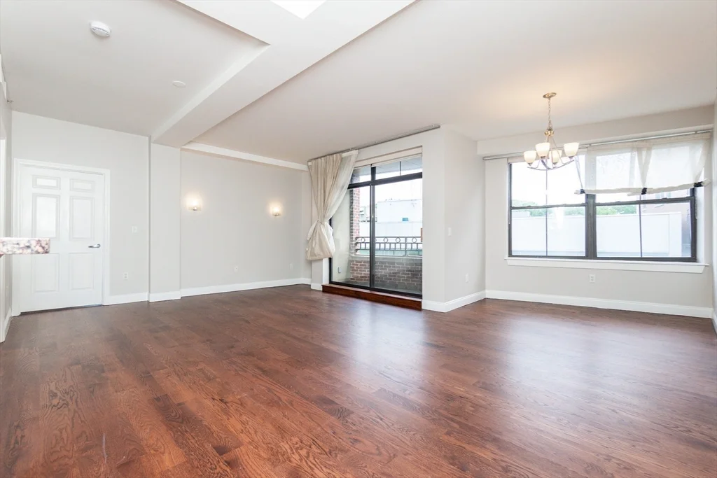 3 bed, 2 bath apartment for rent at 110 Cypress St Unit 212, Coolidge Corner — photo 8 of 21