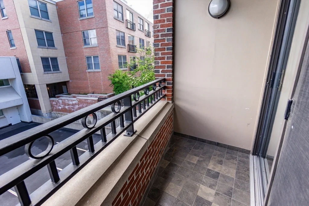3 bed, 2 bath apartment for rent at 110 Cypress St Unit 212, Coolidge Corner — photo 9 of 21