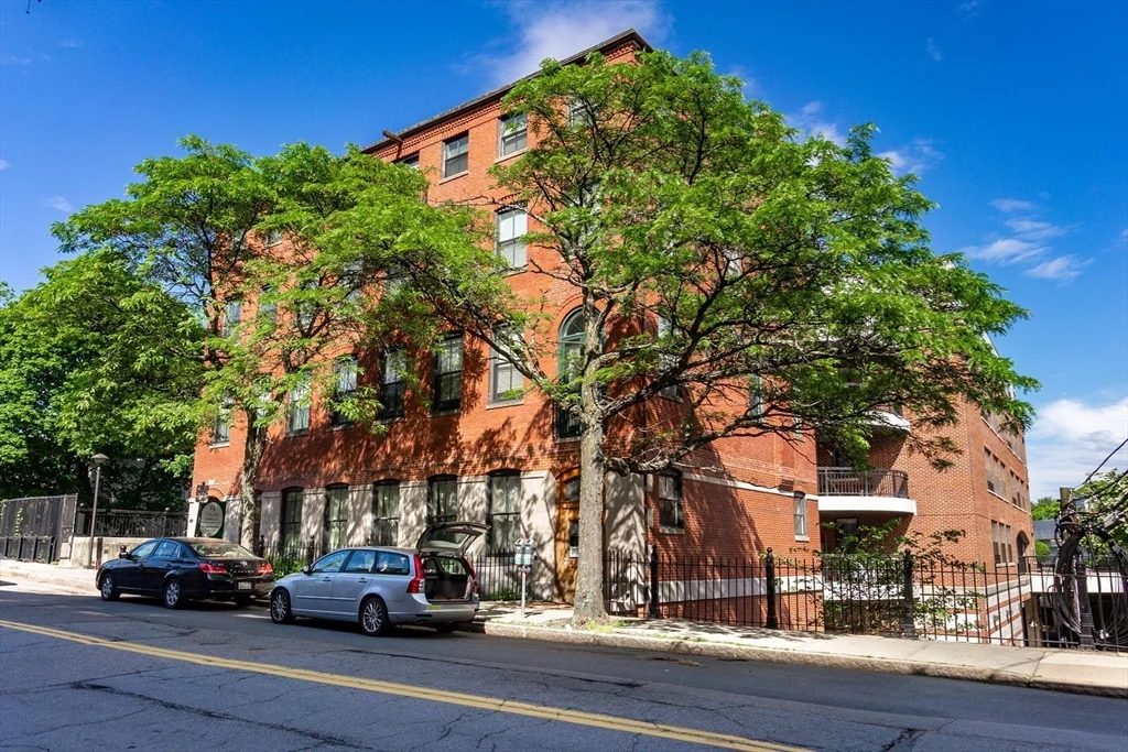 3 bed, 2 bath apartment for rent at 110 Cypress St Unit 212, Coolidge Corner — photo 1 of 21