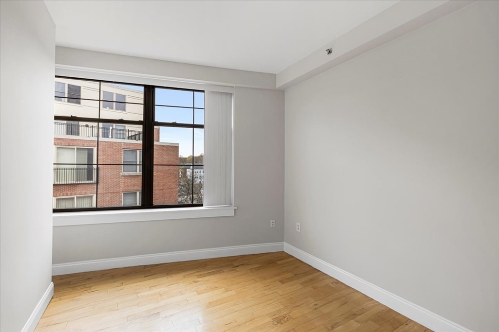 2 bed, 2 bath apartment for rent at 110 Cypress St Unit PH8, Brookline Village — photo 9 of 14