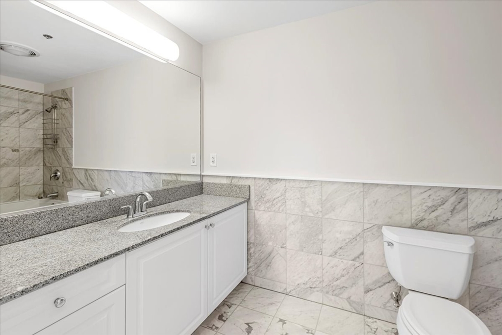 2 bed, 2 bath apartment for rent at 110 Cypress St Unit PH8, Brookline Village — photo 7 of 14