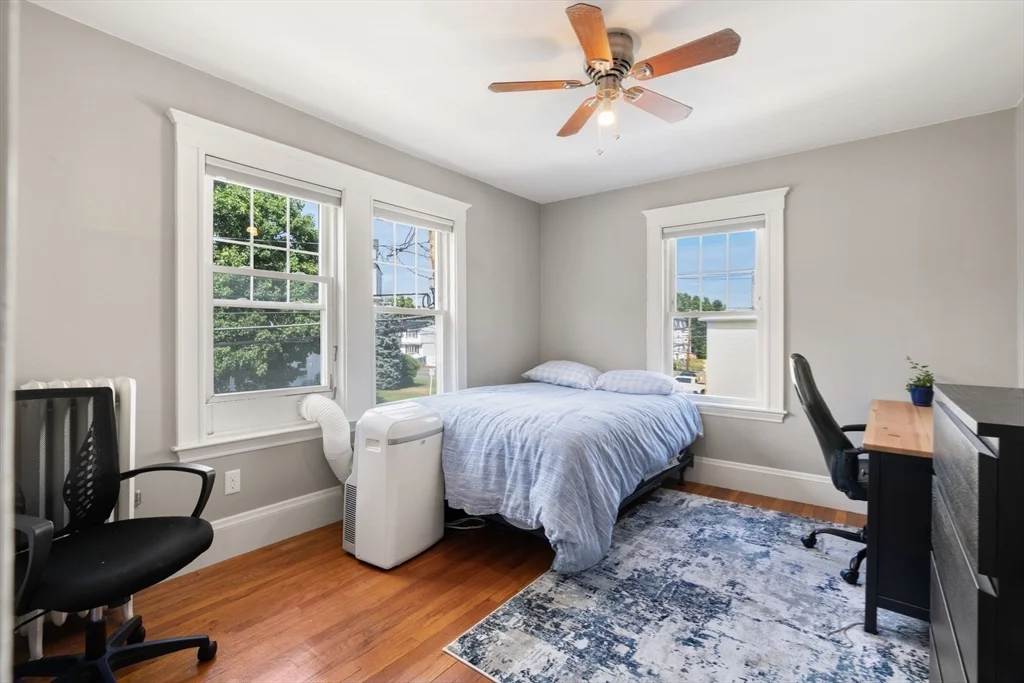 5 bed, 2 bath apartment for rent at 110 Dale St Unit -, Waltham — photo 13 of 26