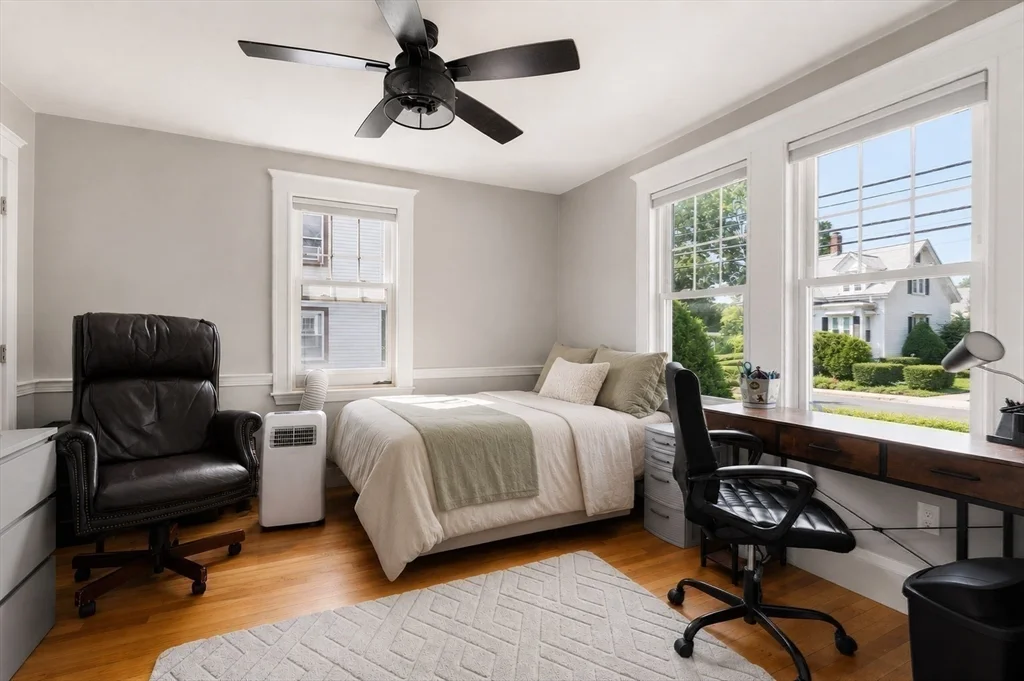 5 bed, 2 bath apartment for rent at 110 Dale St Unit -, Waltham — photo 10 of 26