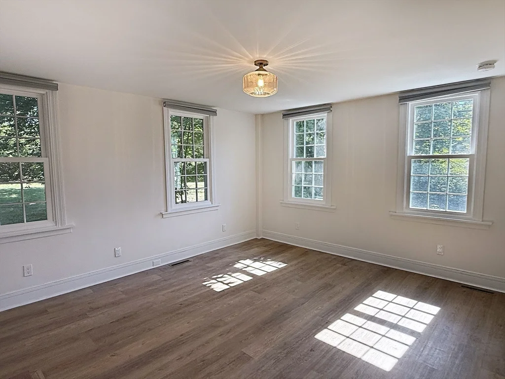 4 bed, 3 bath apartment for rent at 110 Edgell Rd Unit 110, Framingham — photo 13 of 40