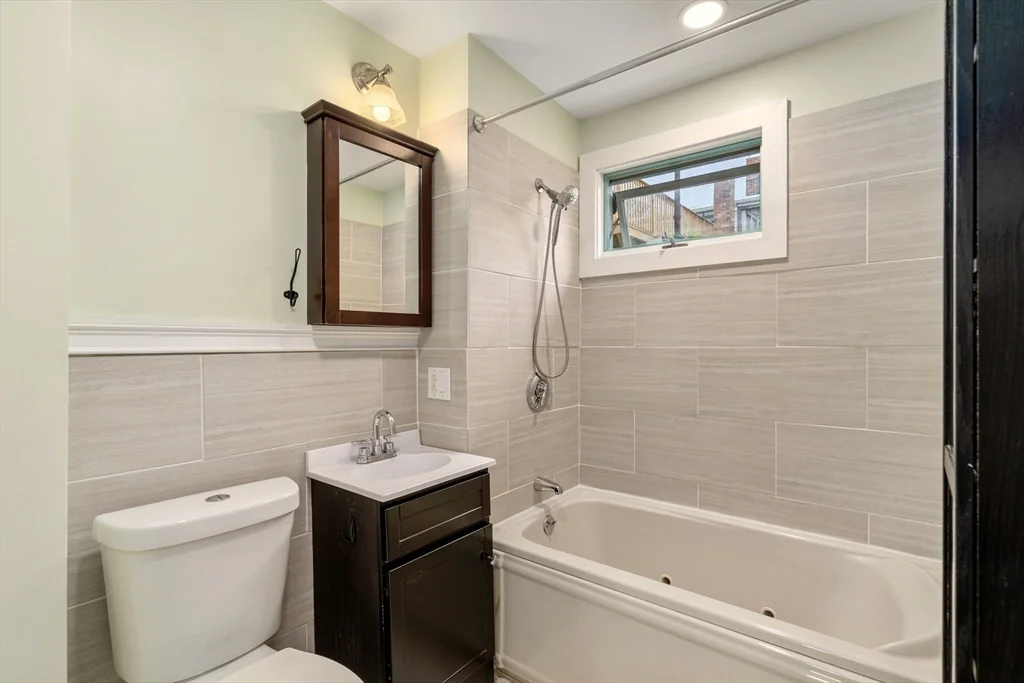 3 bed, 2 bath apartment for rent at 110 Elm St Unit 2, Charlestown — photo 15 of 21