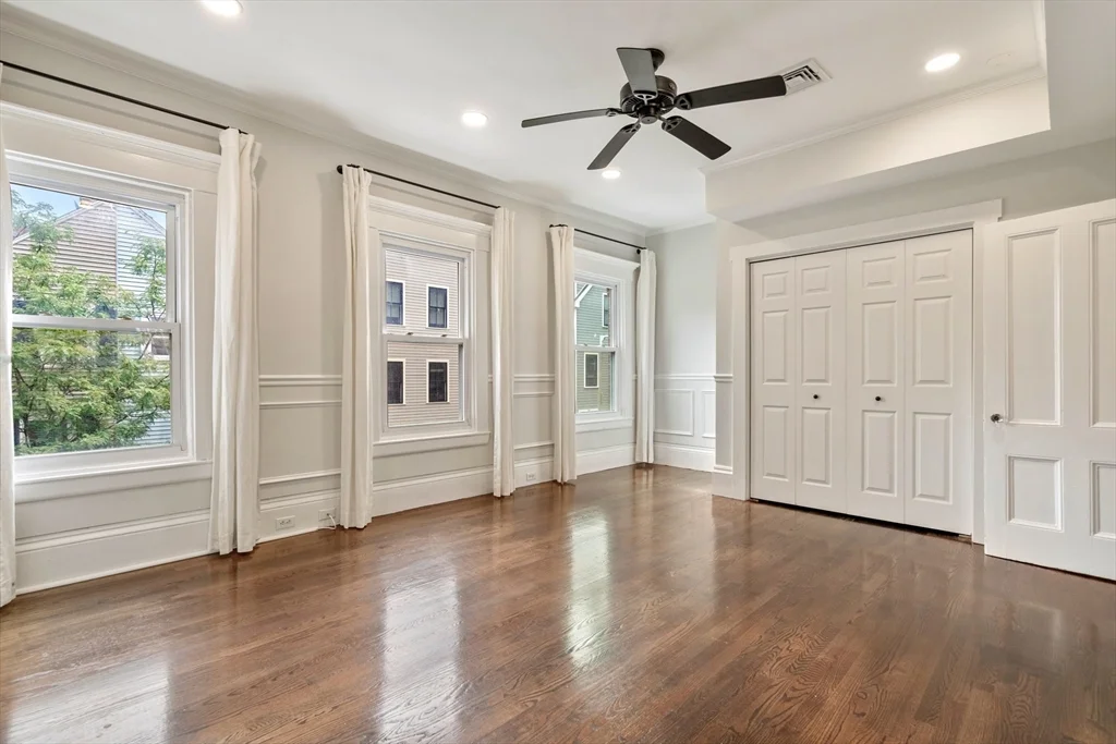 3 bed, 2 bath apartment for rent at 110 Elm St Unit 2, Charlestown — photo 4 of 21