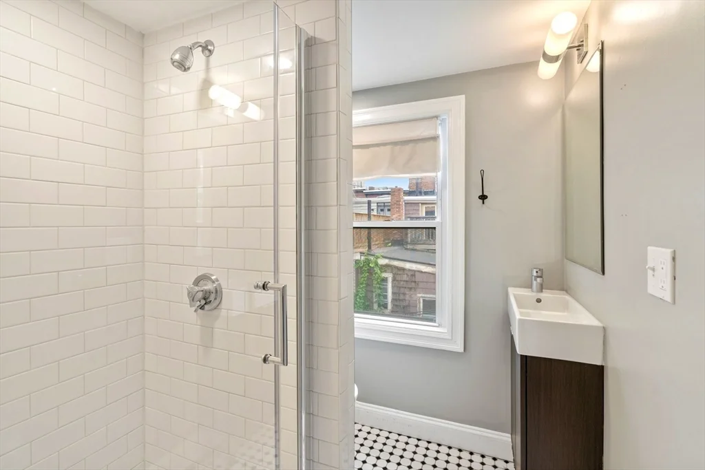 3 bed, 2 bath apartment for rent at 110 Elm St Unit 2, Charlestown — photo 12 of 21