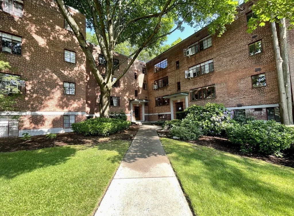 1 bed, 1 bath apartment for rent at 110 Evans Rd Unit 3, Brighton