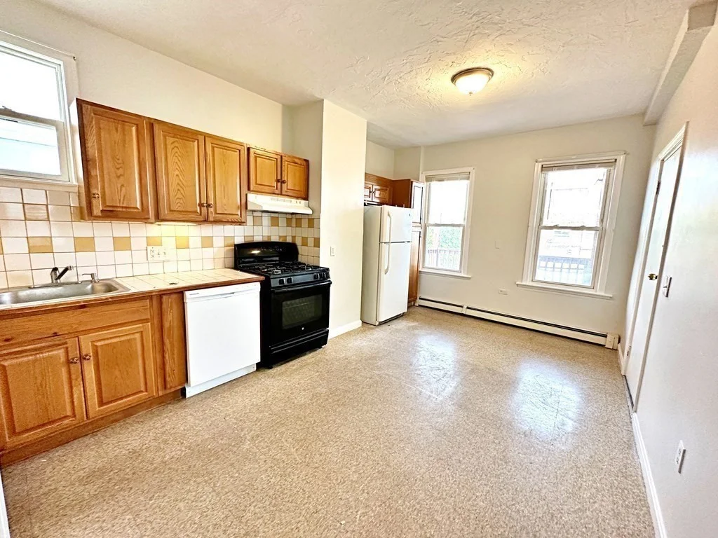2 bed, 1 bath apartment for rent at 110 Everett St Unit 2, East Boston — photo 10 of 17