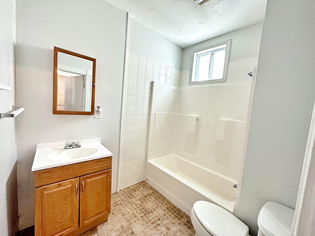 2 bed, 1 bath apartment for rent at 110 Everett St Unit 3, East Boston — photo 17 of 20